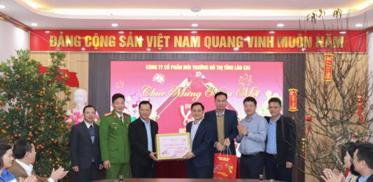 Phó Chủ tịch Thường trực UBND tỉnh Hoàng Quốc Khánh thăm, chúc Tết Công ty Cổ phần Môi trường Đô thị tỉnh Lào Cai